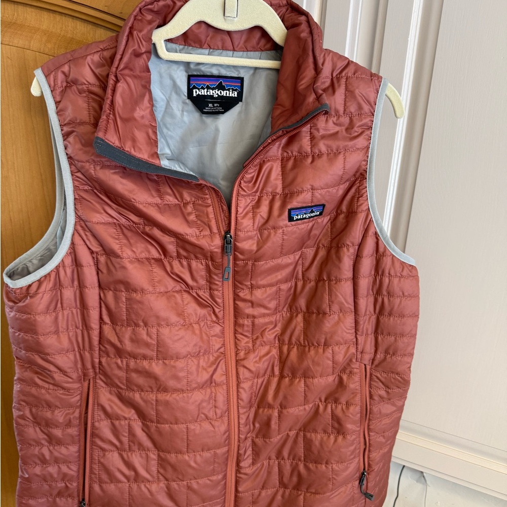 Patagonia Quilted Vest in Rust with Light Gray Trim